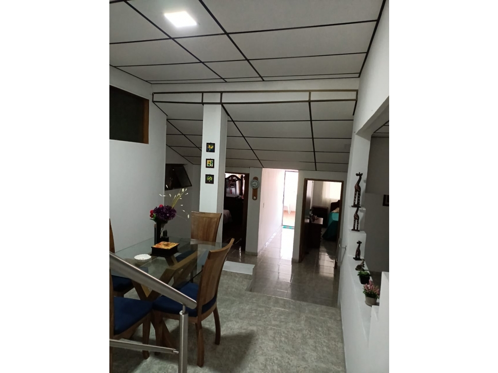 VENTA CASA CON RENTA EN ALCAZARES