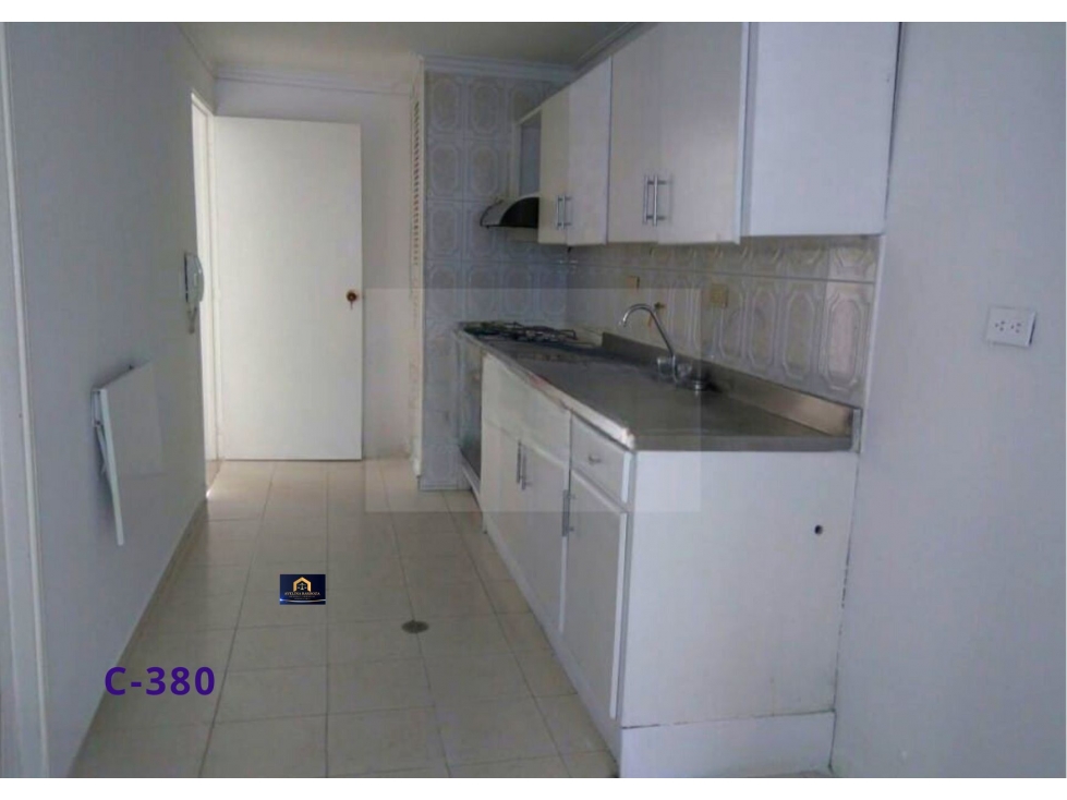 VENDE CASA SIMÓN BOLIVAR C-380