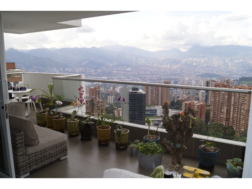 VENDO APARTAMENTO EN EL POBLADO SECTOR LA CALERA