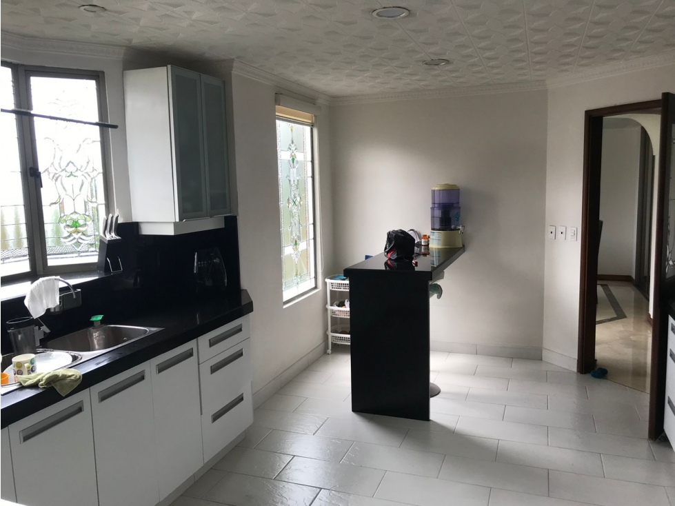 VENDO CASA EN EL POBLADO ALTOS DEL PINO