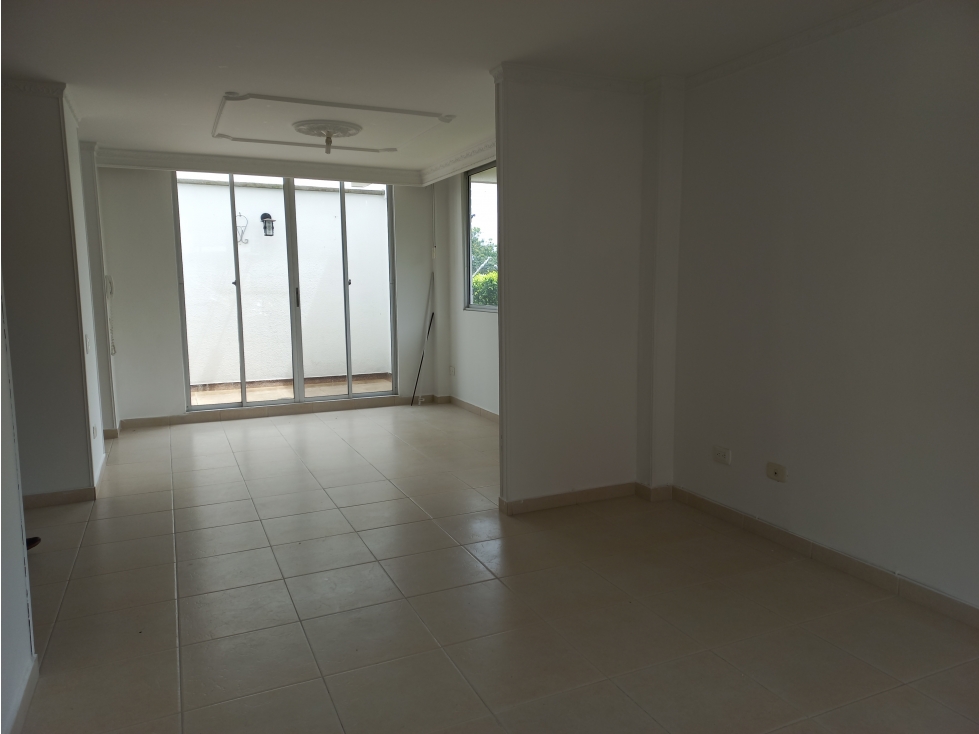 VENTA CASA ESQUINERA EN CONJUNTO CERRADO SECTOR MERCASA