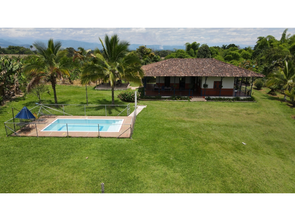 VENTA DE FINCA EN CALARCÁ, QUINDÍO, COLOMBIA