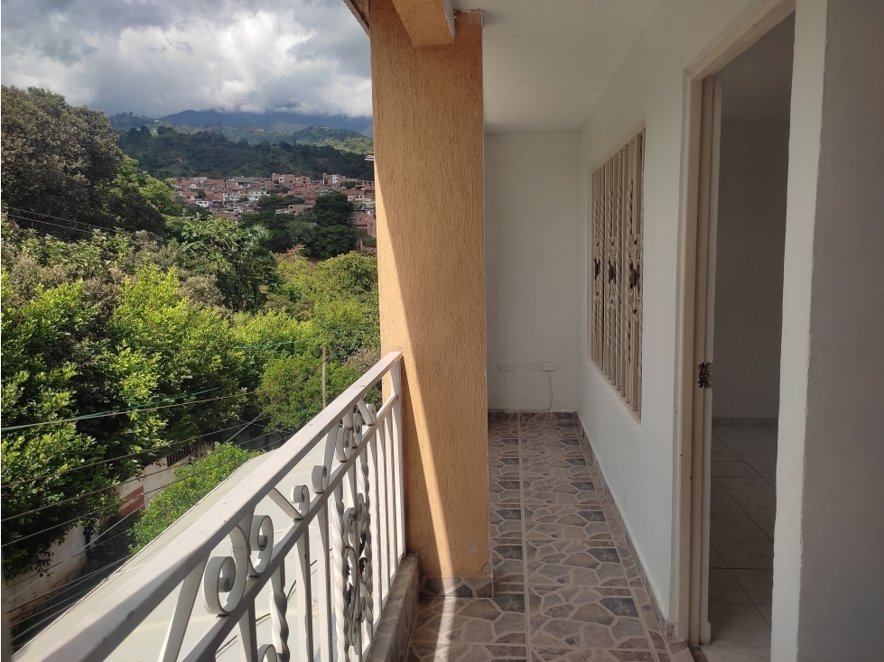 APARTAMENTO 301 ZAPAMANGA 4 ETAPA