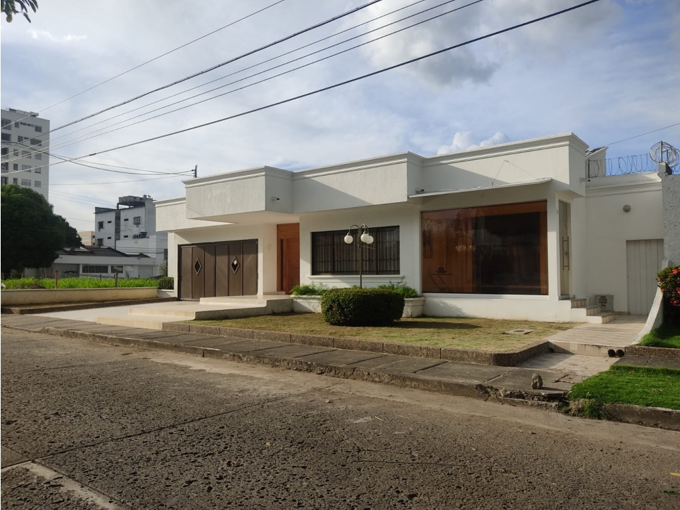 CASA AMPLIA EN ARRIENDO EN EL NORTE