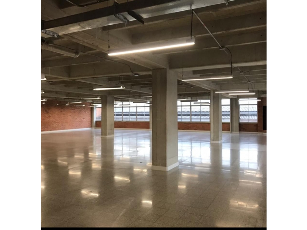 Arriendo  Oficina Local Ideal para Call Center sector Olaya Herrera