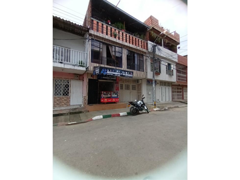 Casa en venta Calipso zona comercial Barrio Yira Castro