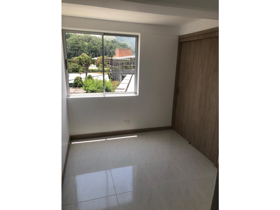 Apartamento en Venta Cerca al C.C. Los Molinos