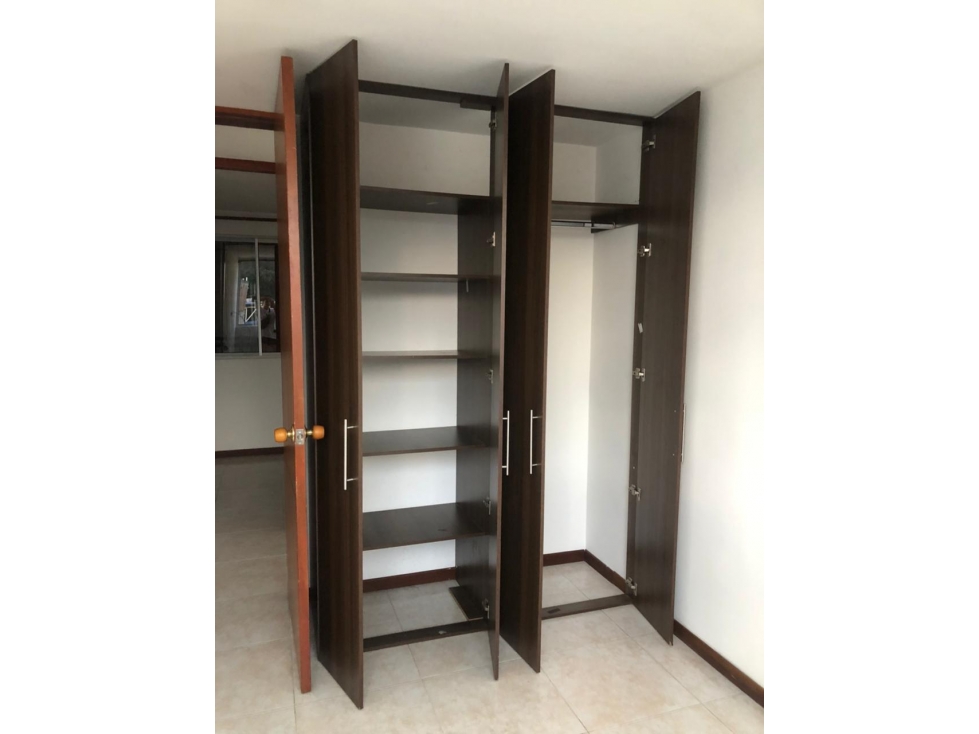 VENDO APARTAMENTO EN PRADOS DEL NORTE COD 78