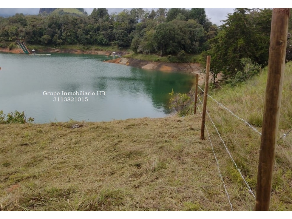 Lotes independientes  en la entrada a Guatapé