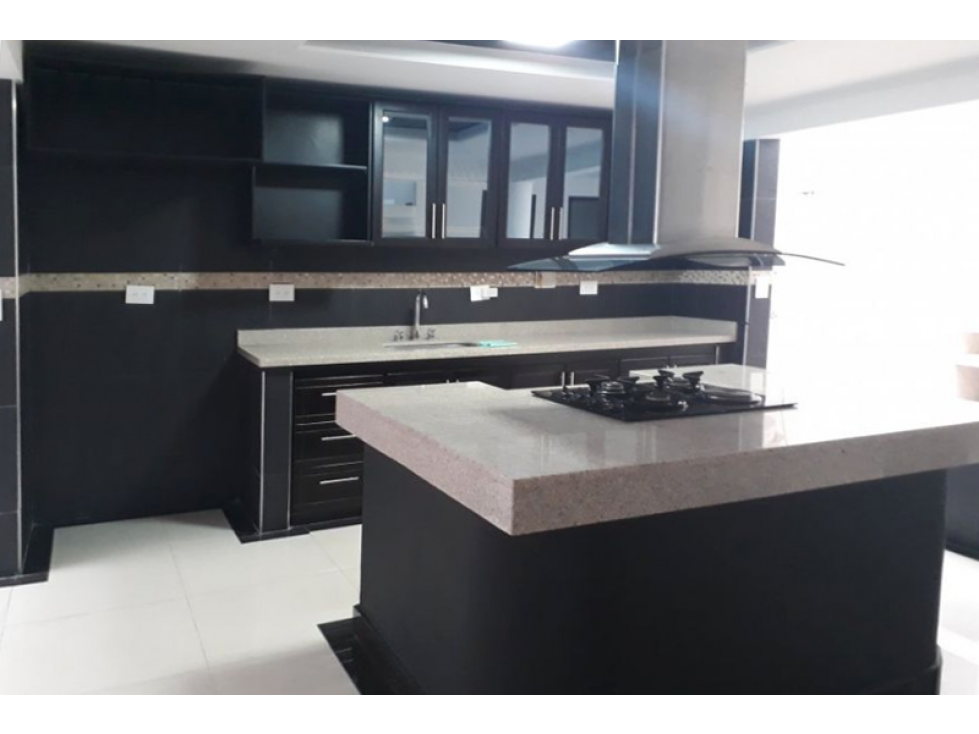 Venta casa unifamiliar en Malibú Medellín