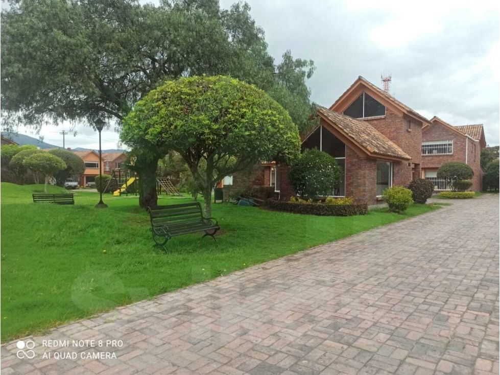 VENDO HERMOSA CASA EN CONJUNTO CERRADO TIQUIZA, CHIA