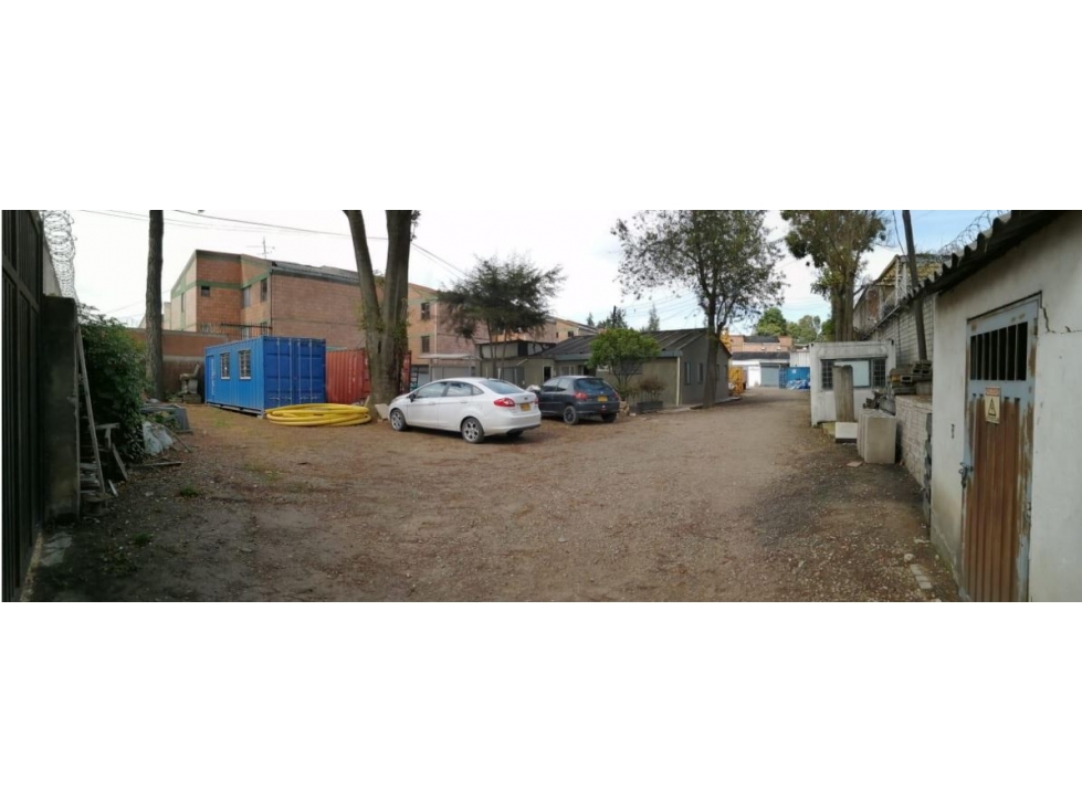 VENDO LOTE CON BODEGAS EN ENGATIVA SOBRE VIA PRINCIPAL 2.144 M2