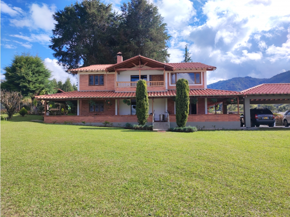 FINCA EN VENTA - CARMEN DE VIBORAL - SECTOR CAMPO ALEGRE