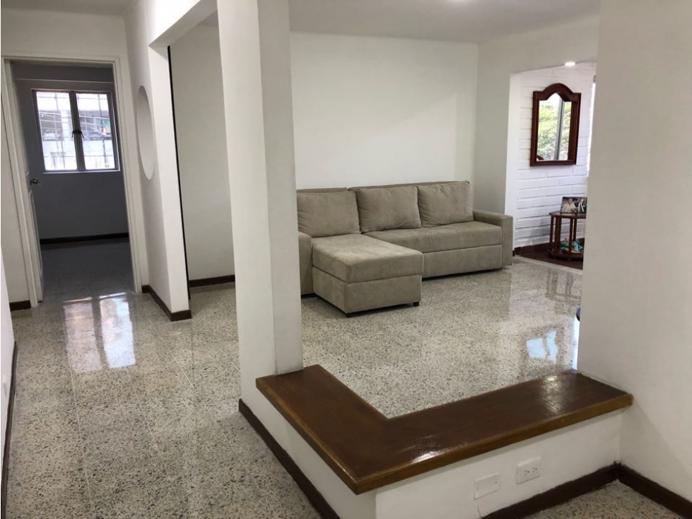 Alquiler de Habitación en Poblado ,Centro Automotriz , Castropol