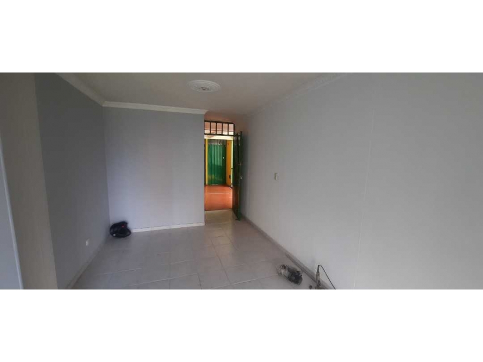 vendo apartamento en el sur de cali barrio gratamira tercer piso