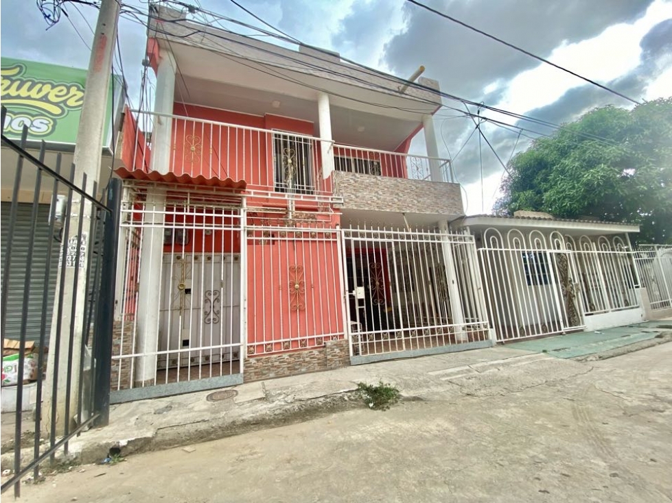 Amplia Casa bifamiliar en Venta Sector Yucal - Cisne