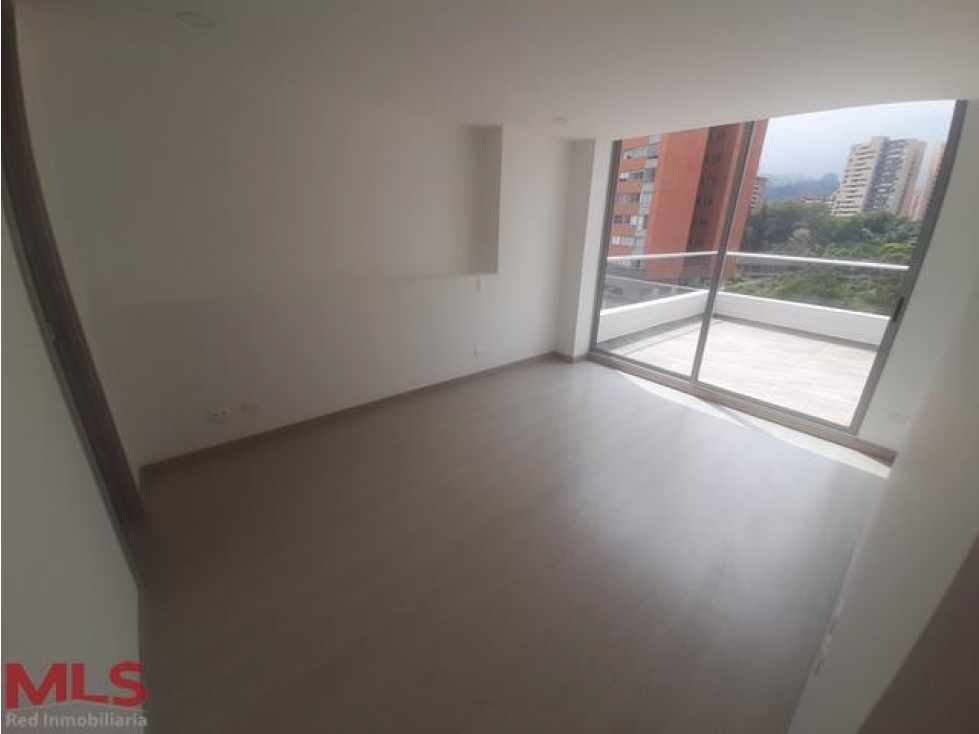 Apartamento con buenos acabados e iluminado(MLS#237111)