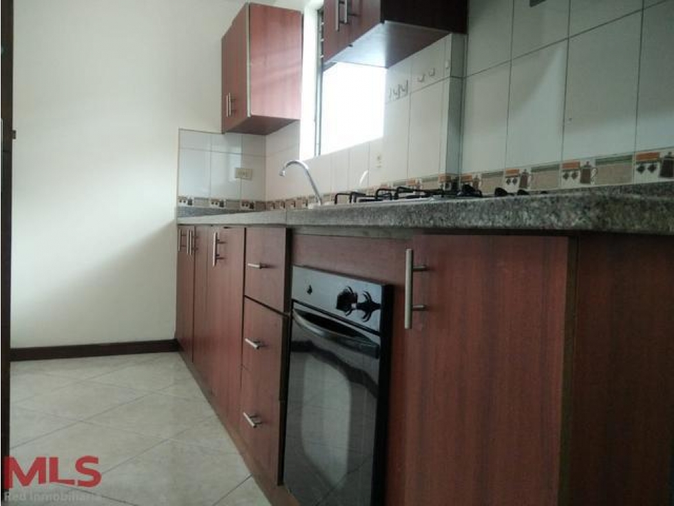 Apartamento con excelente ubicación en Bello.(MLS#237522)