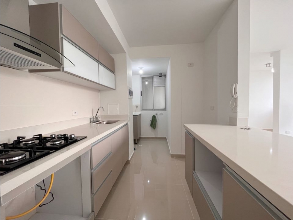 Apartamento de 2 habitaciones + estudio - Altofaro