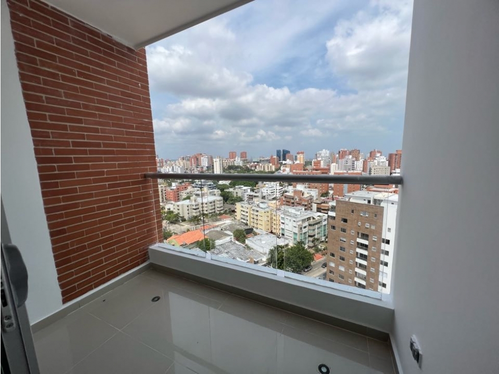 APARTAMENTO EN ALTOS DE RIOMAR DE 131m2