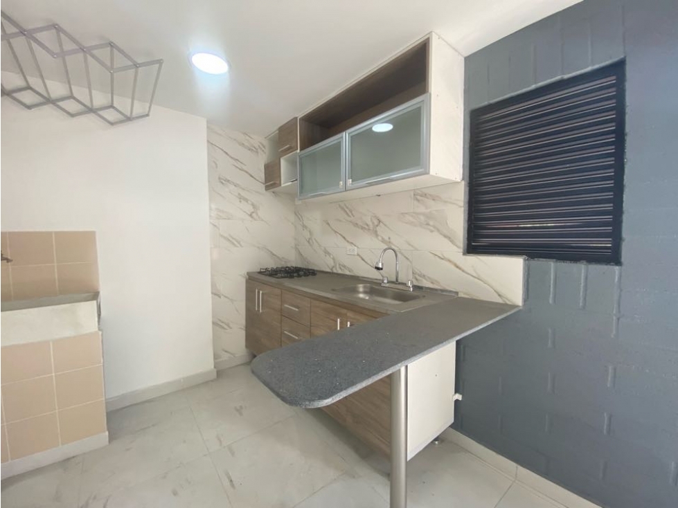 Apartamento en arriendo sector obra 2.000