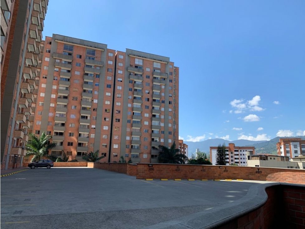 APARTAMENTO EN VENTA EN El POBLADO PATIO BONITO