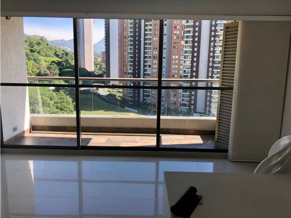 Apartamento en la Loma de los Bernal