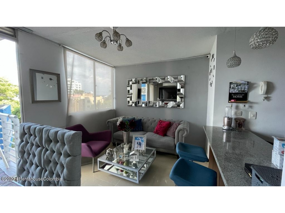 Apartamento en  Los Alpes RAH CO: 24-865