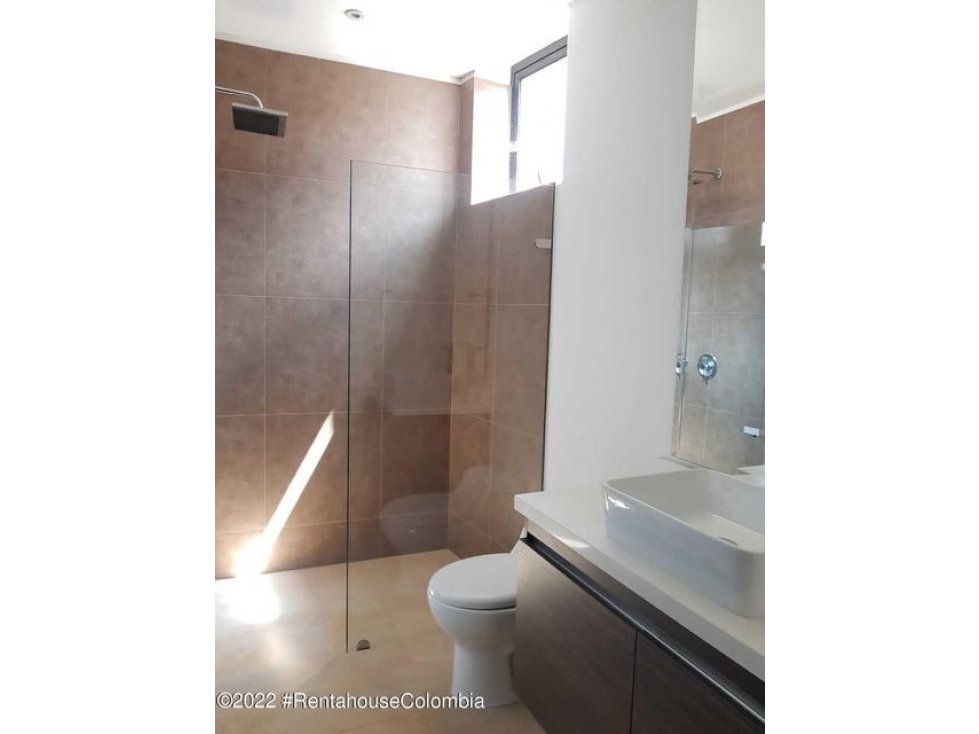 Apartamento en  Los Rosales RAH CO: 22-2721