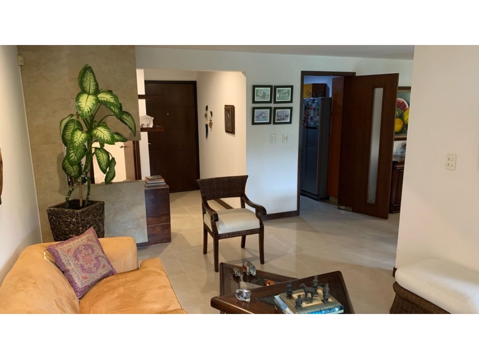 Apartamento en primer piso con Terrazas, Oeste de Cali