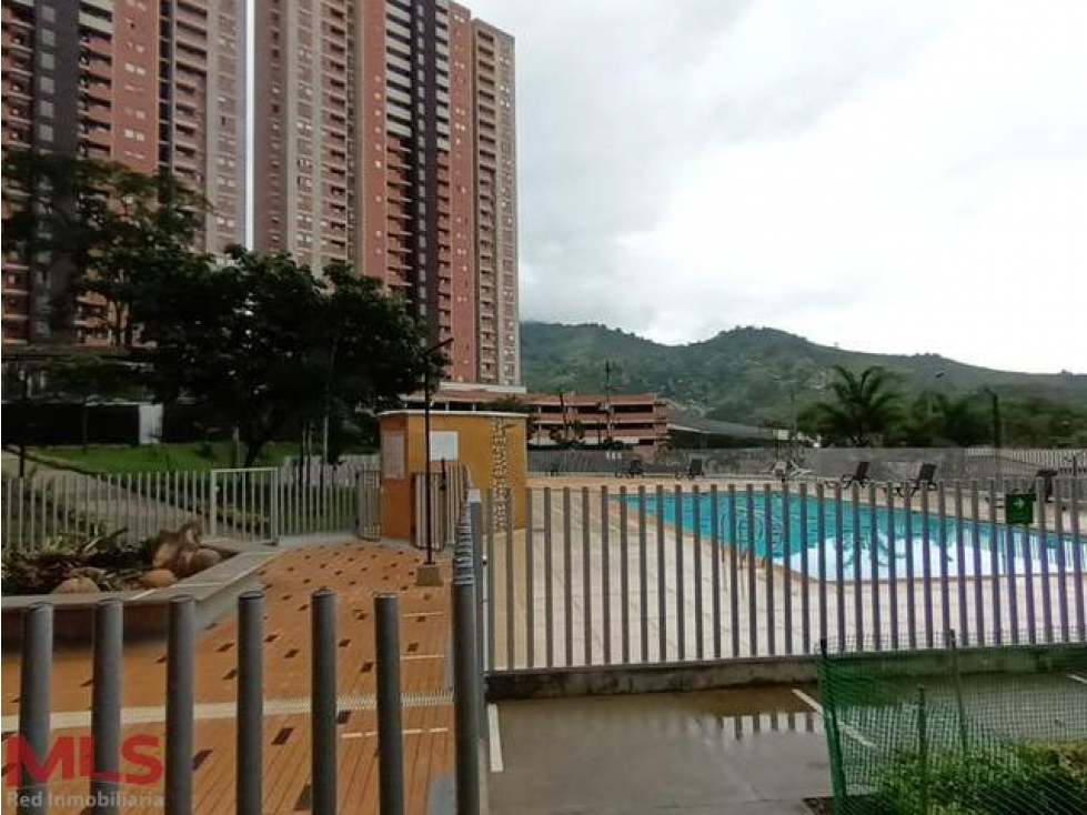 Apartamento en Unidad con excelente vista a la ciu...(MLS#239778)