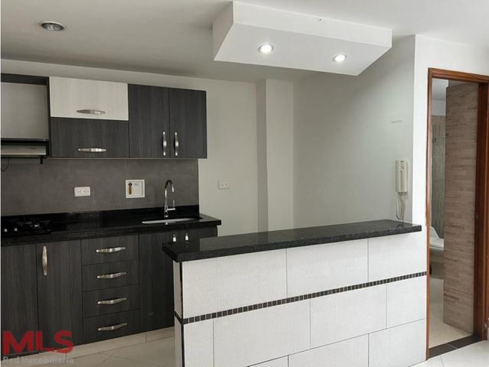 Apartamento en venta con ubicación estratégica(MLS#239853)