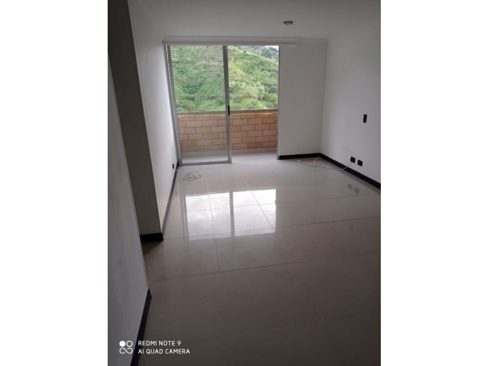 Apartamento en venta en Loma De Los Bernal