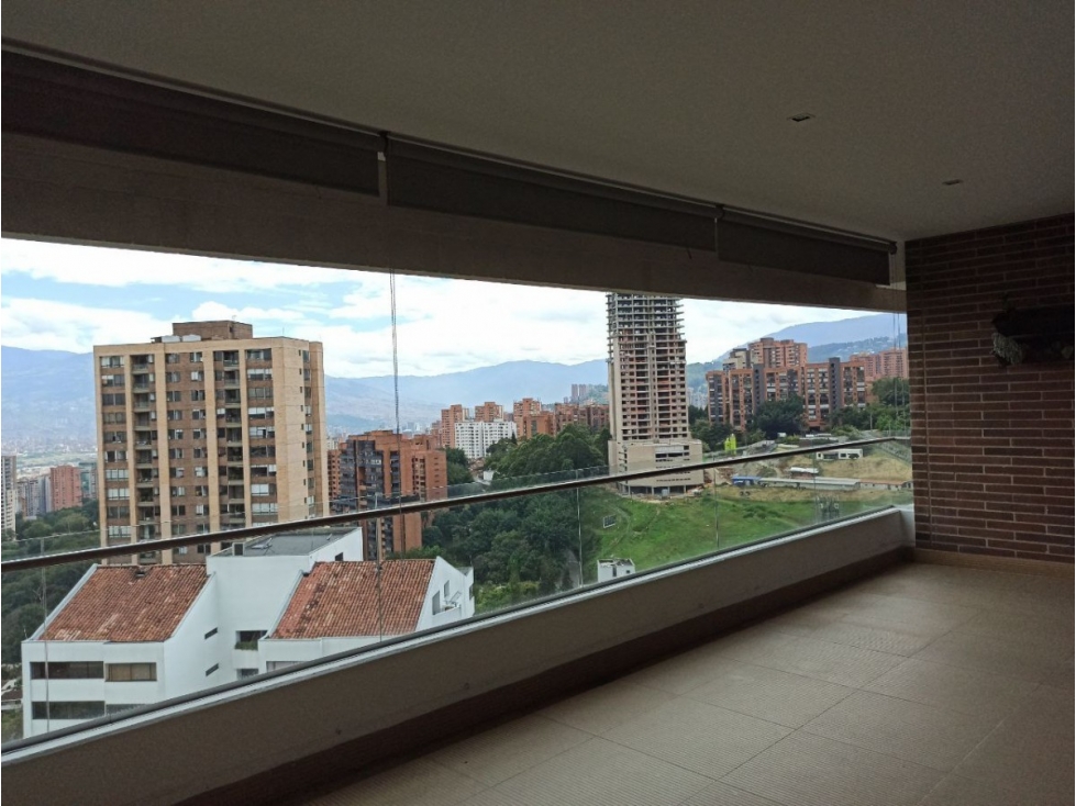 Apartamento en Venta en Medellin - Loma Del Campestre