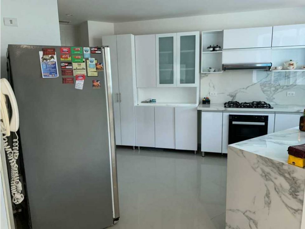 Apartamento en venta remodelado de oportunidad en zona norte