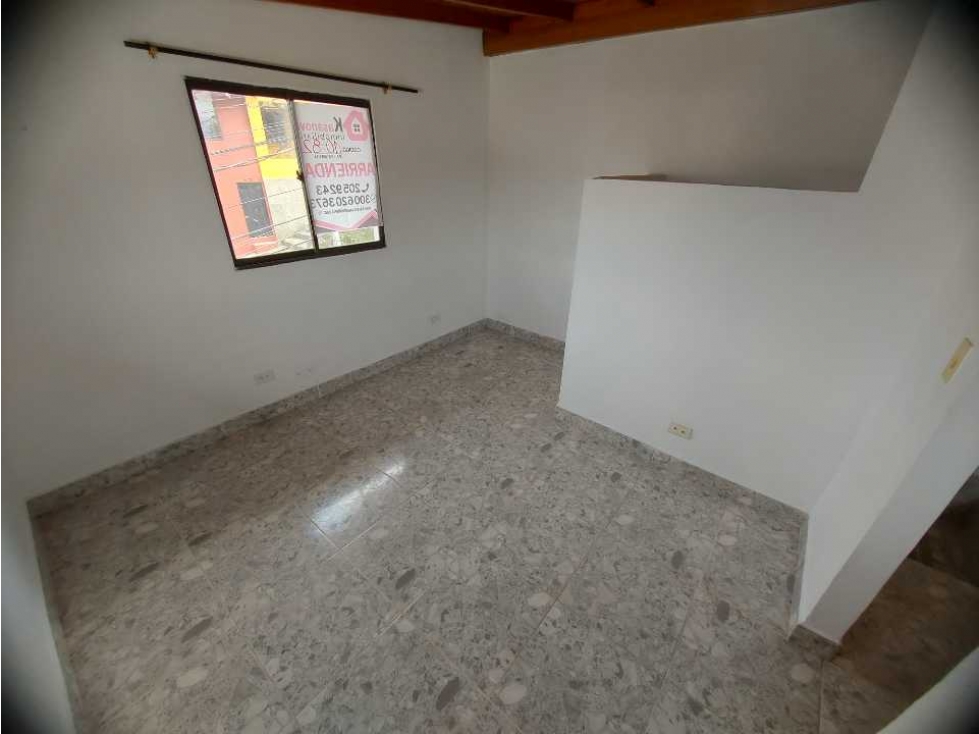 Arriendo apartaestudio amplio manrique central