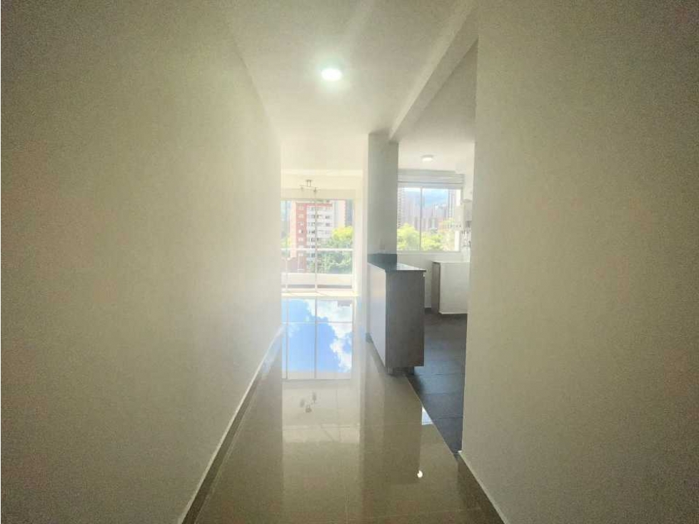 ARRIENDO BELLO  APARTAMENTO EN SABANETA