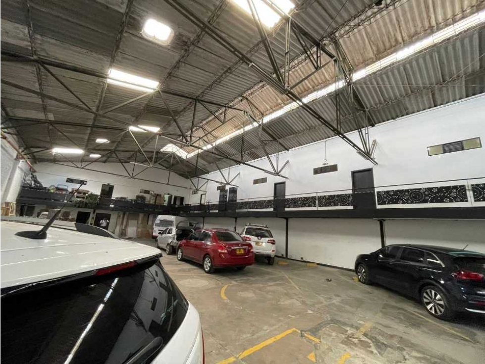 Arriendo Bodega en el Poblado