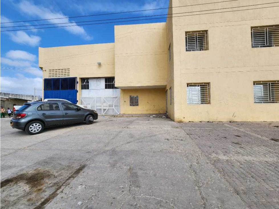 Arriendo Bodega sobre Circunvalar