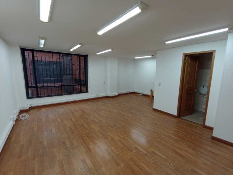 Arriendo oficina 100 metros  parque de la 93 MU