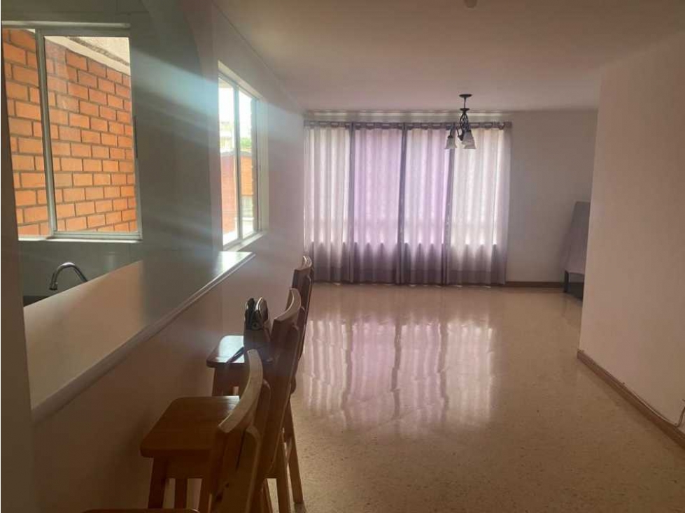 BUEN SECTOR TODO CERCA, GASTOS FIJOS BAJOS, COMODO APARTAMENTO