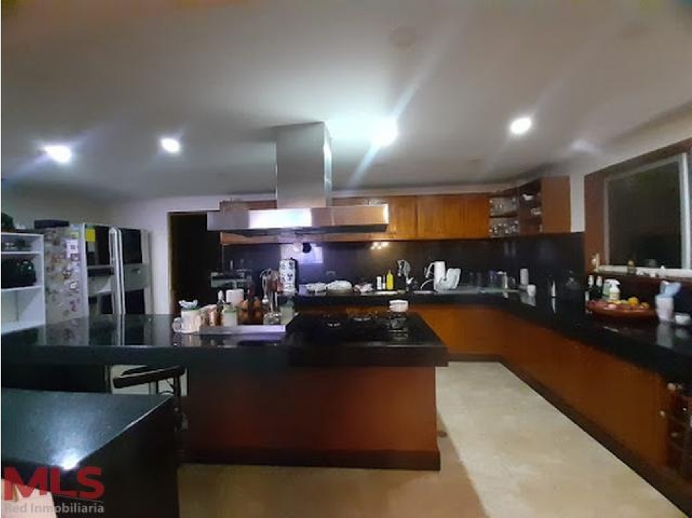 CASA 3 NIVELES A LA VENTA!!(MLS#235236)