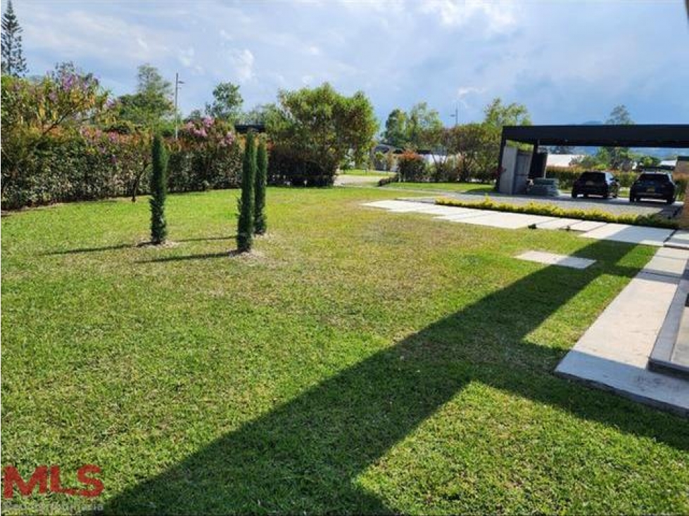 CASA CAMPESTRE EN EXCLUSIVA PARCELACION(MLS#238748)