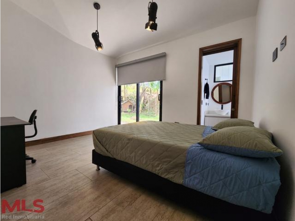 CASA CAMPESTRE EN LA MONTAÑA EN COPACABANA(MLS#238804)