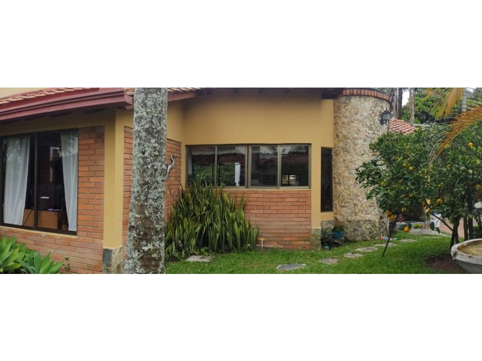 CASA CAMPESTRE EN VENTA EN EL PUEBLITO CAFETERO PEREIRA