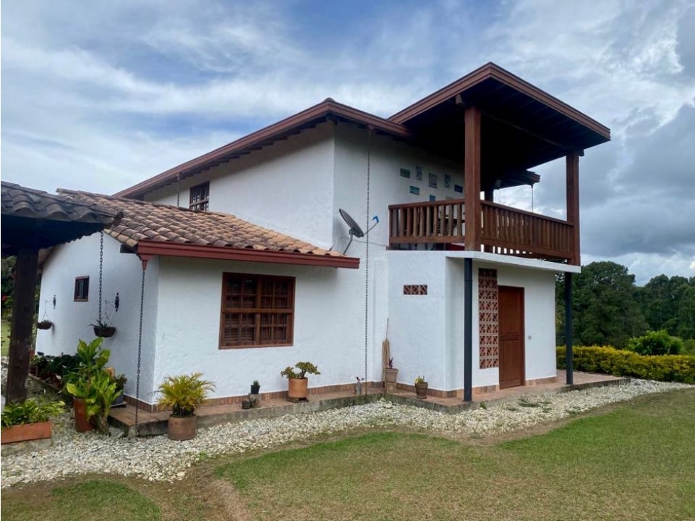 CASA CAMPESTRE EN VENTA MARINILLA