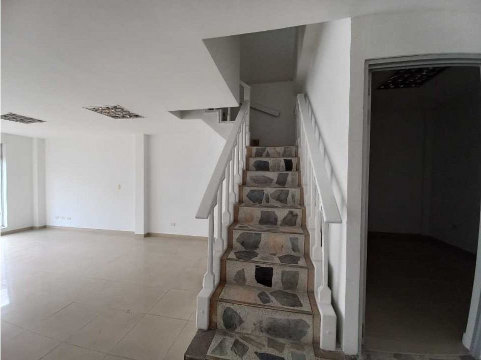 Casa comercial en arriendo en Pereira sector Circunvalar  /COD:6185518