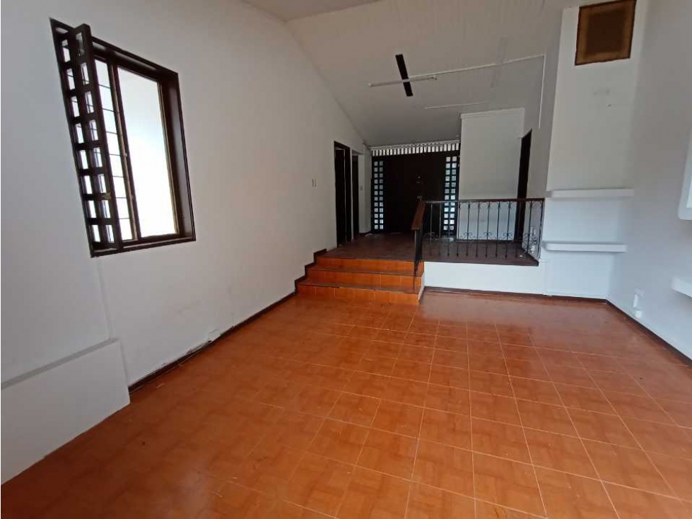 Casa comercial en arriendo sector álamos cod 5458002