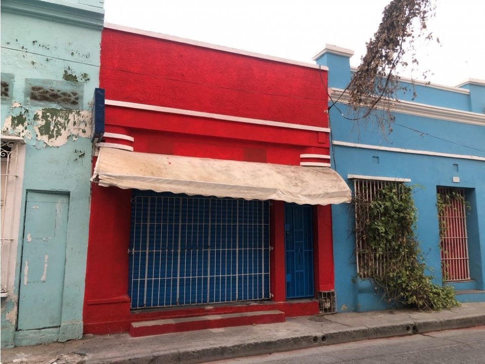 Casa con Local en Centro Histórico a una cuadra del nuevo malecón