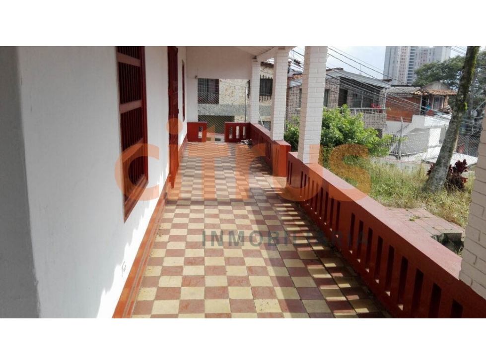 Casa en Arriendo en Medellin - Robledo La CampiÑa